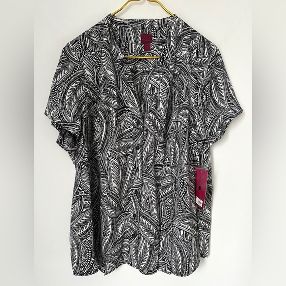 212 Collection Tops - NWT 212 Collection Black White Soft Short Sleeve Button Up Blouse Top Women’s 1X